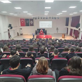 Bandırma Anadolu Lisesi Öğrencilerine Yenilenebilir Enerji Konferansı Düzenlendi